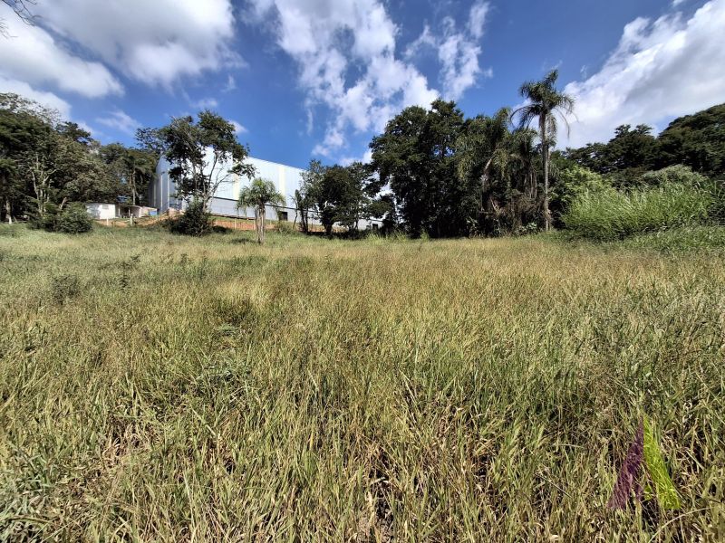 Terreno amplo para industria, comercio ou residência em São Roque!