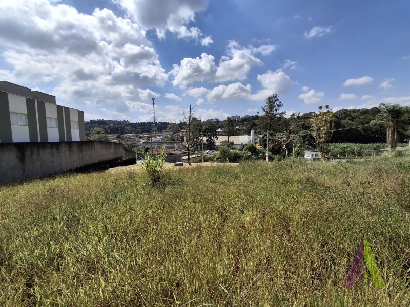 Terreno amplo para industria, comercio ou residência em São Roque!