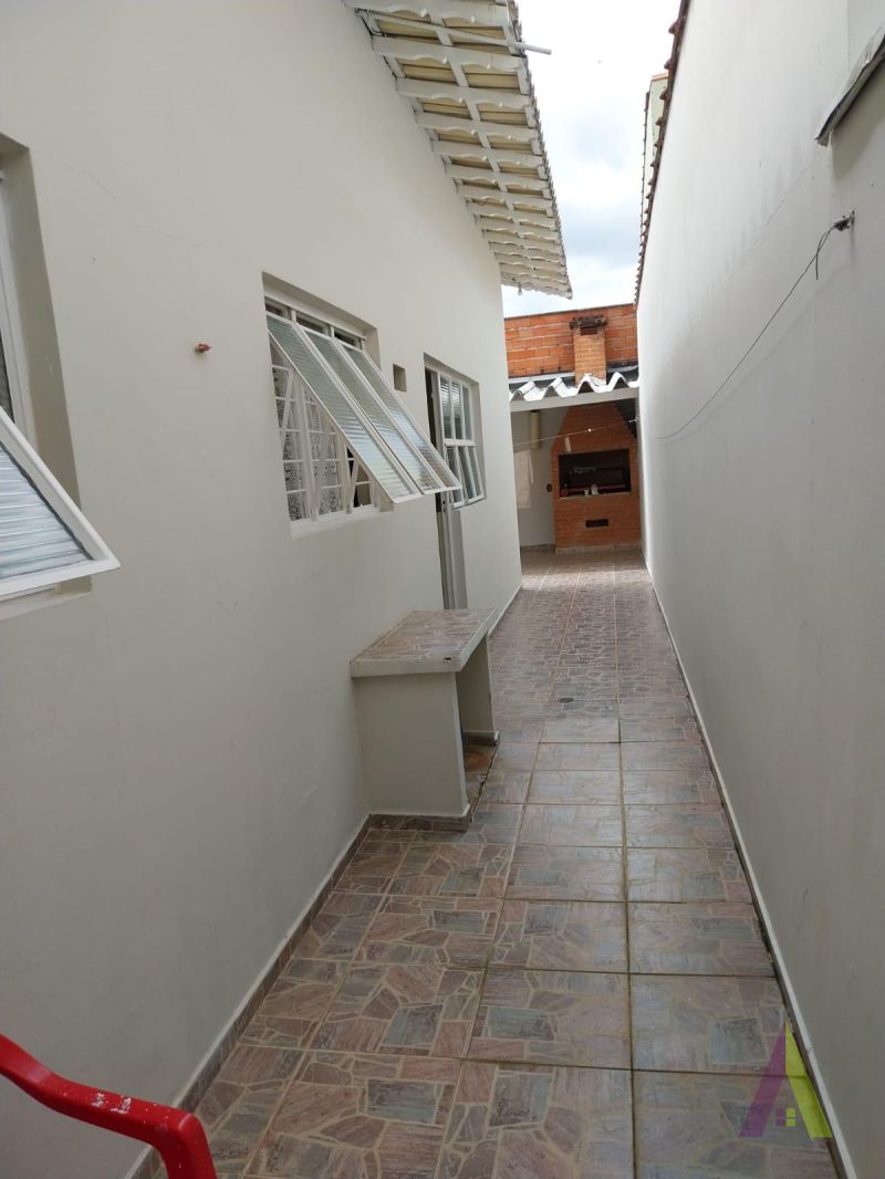 Casa Térrea em Bairro Tradicional de  São Roque!