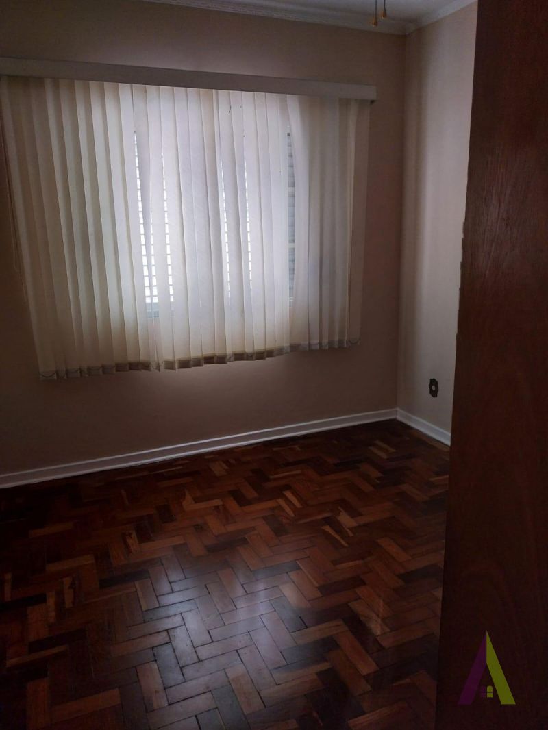 Casa Térrea em Bairro Tradicional de  São Roque!