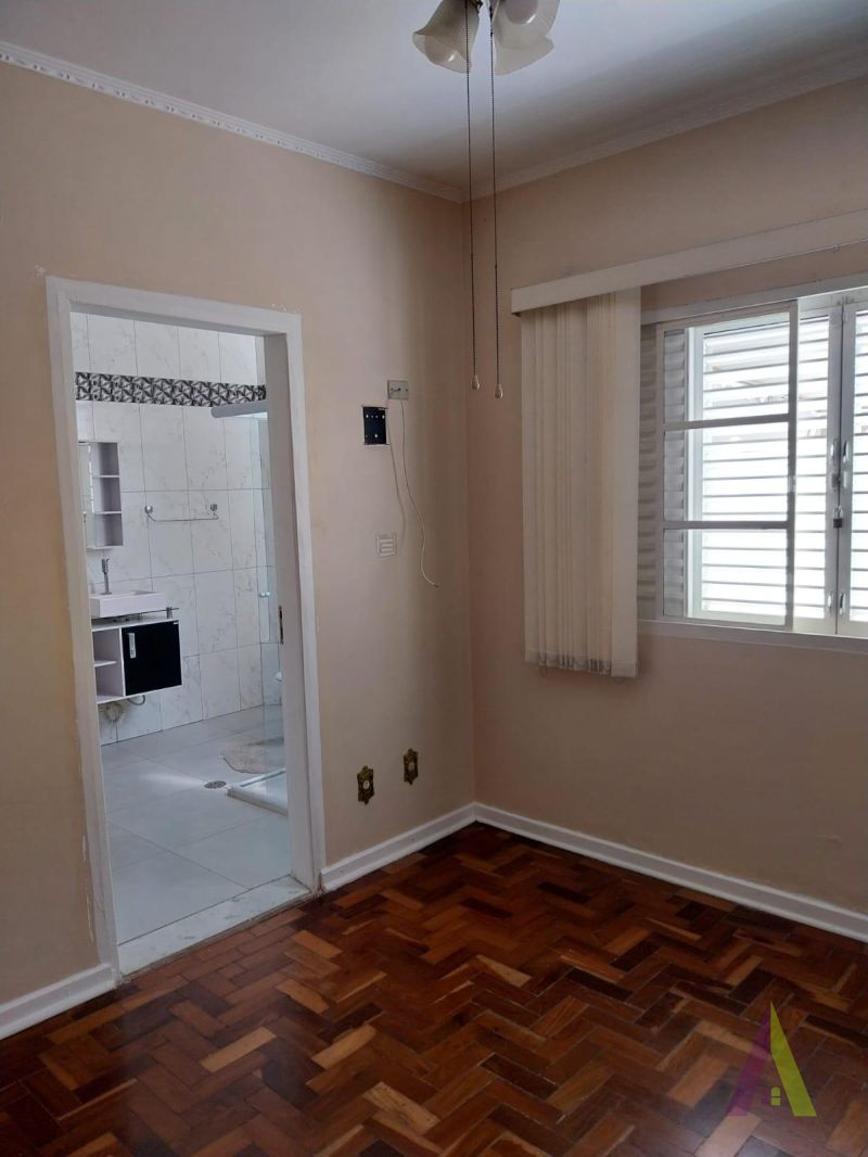 Casa Térrea em Bairro Tradicional de  São Roque!