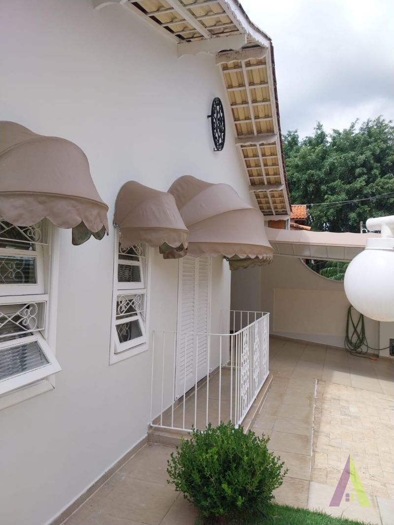 Casa Térrea em Bairro Tradicional de  São Roque!