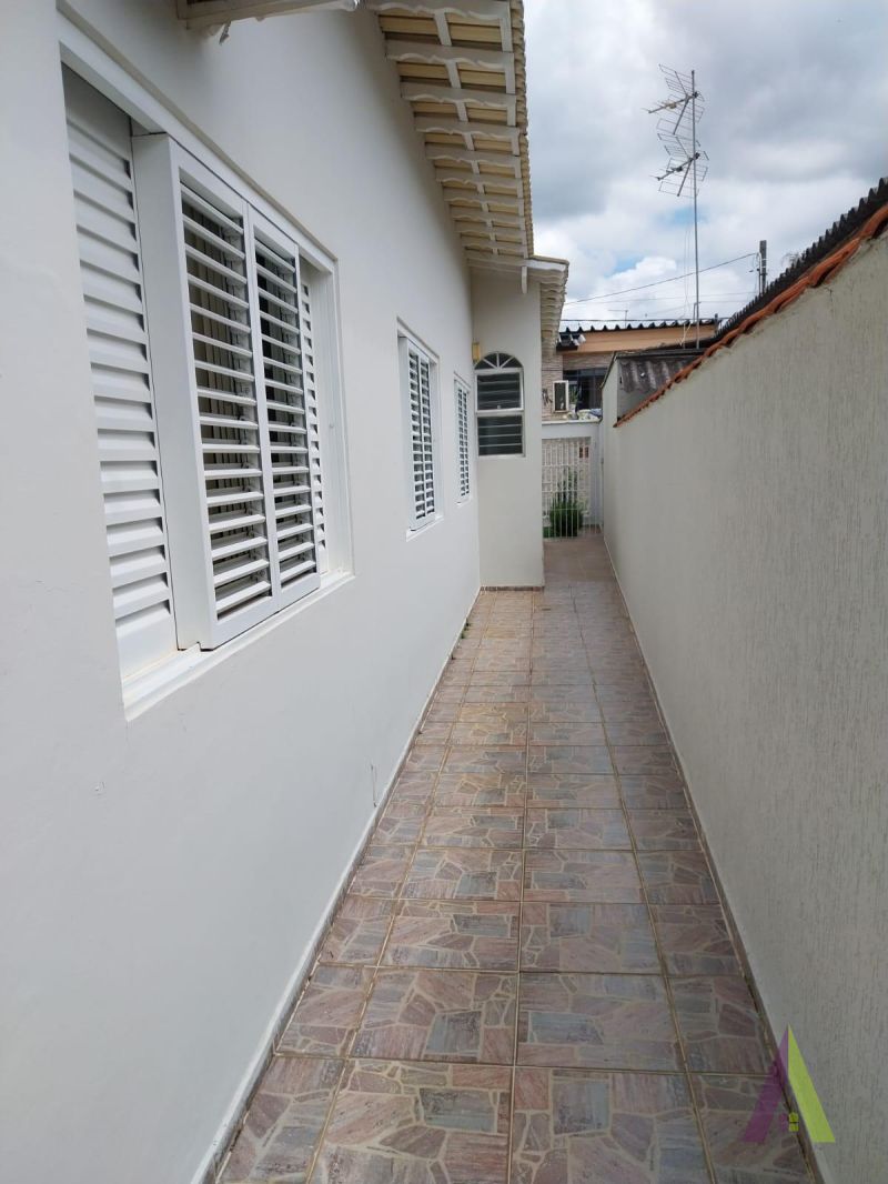 Casa Térrea em Bairro Tradicional de  São Roque!