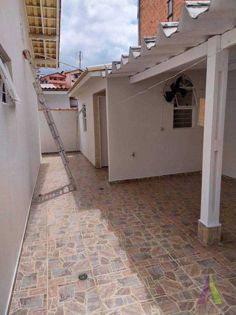 Casa Térrea em Bairro Tradicional de  São Roque!