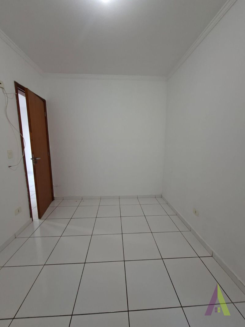Apartamento com Sacada em Bairro Tradicional de São Roque!