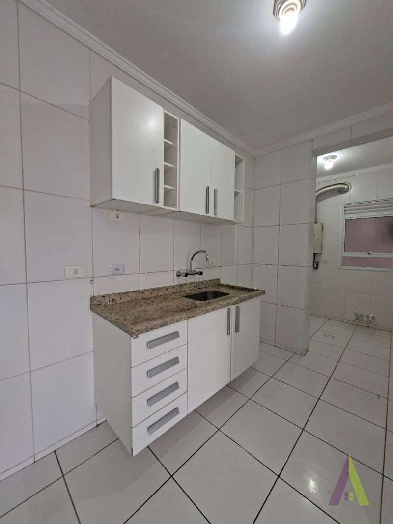 Apartamento com Sacada em Bairro Tradicional de São Roque!