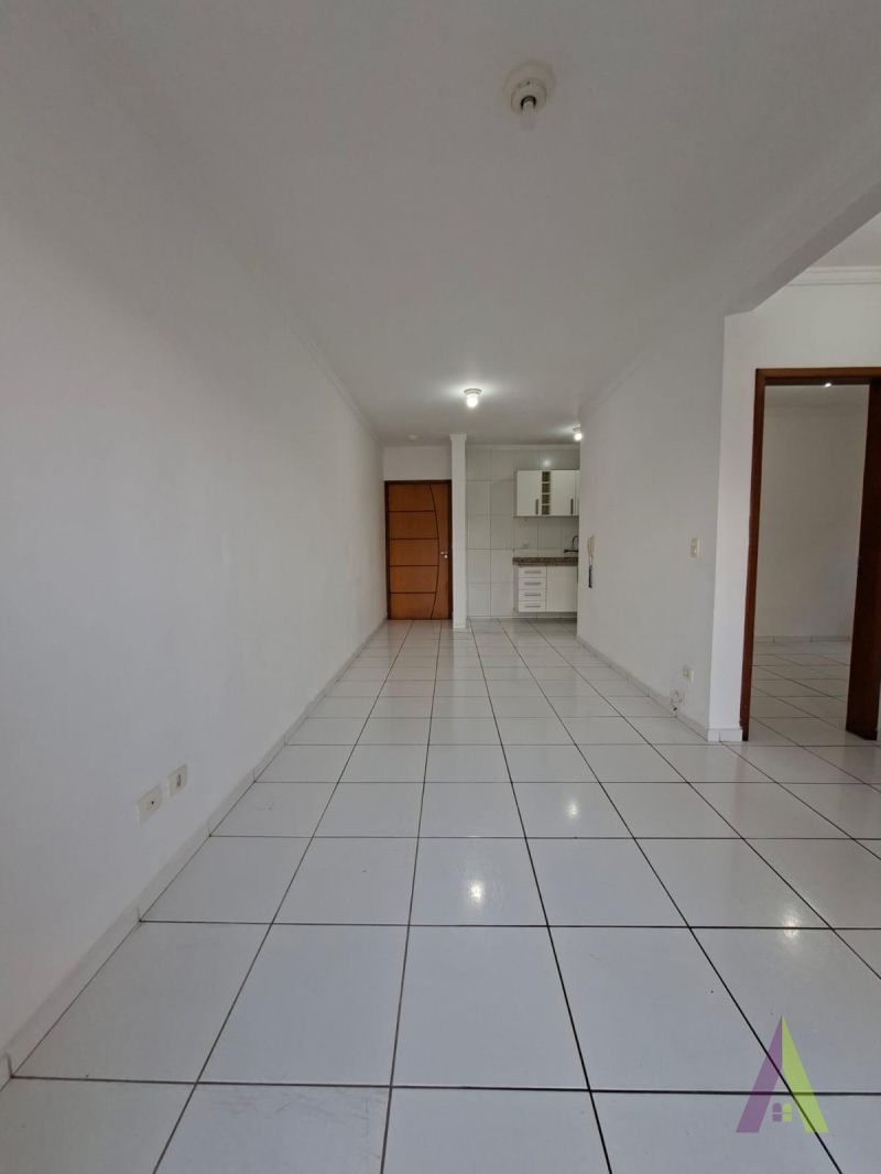 Apartamento com Sacada em Bairro Tradicional de São Roque!