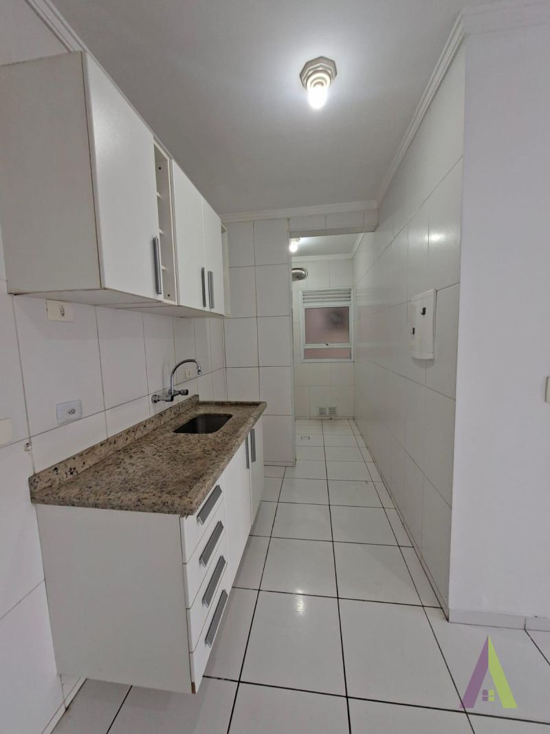 Apartamento com Sacada em Bairro Tradicional de São Roque!