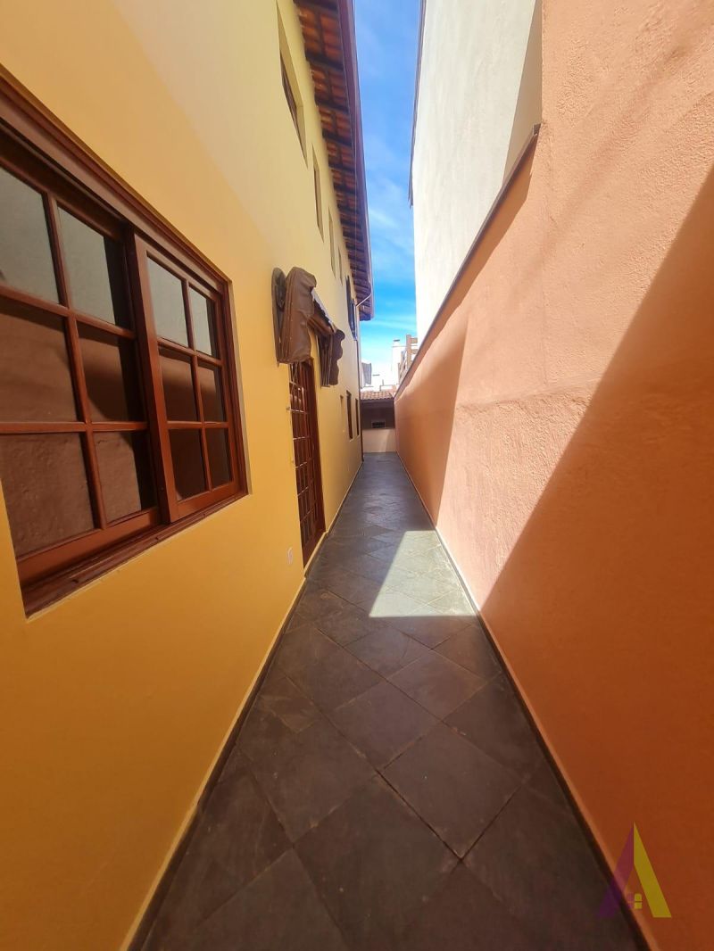 Sobrado em Bairro Tradicional de São Roque!