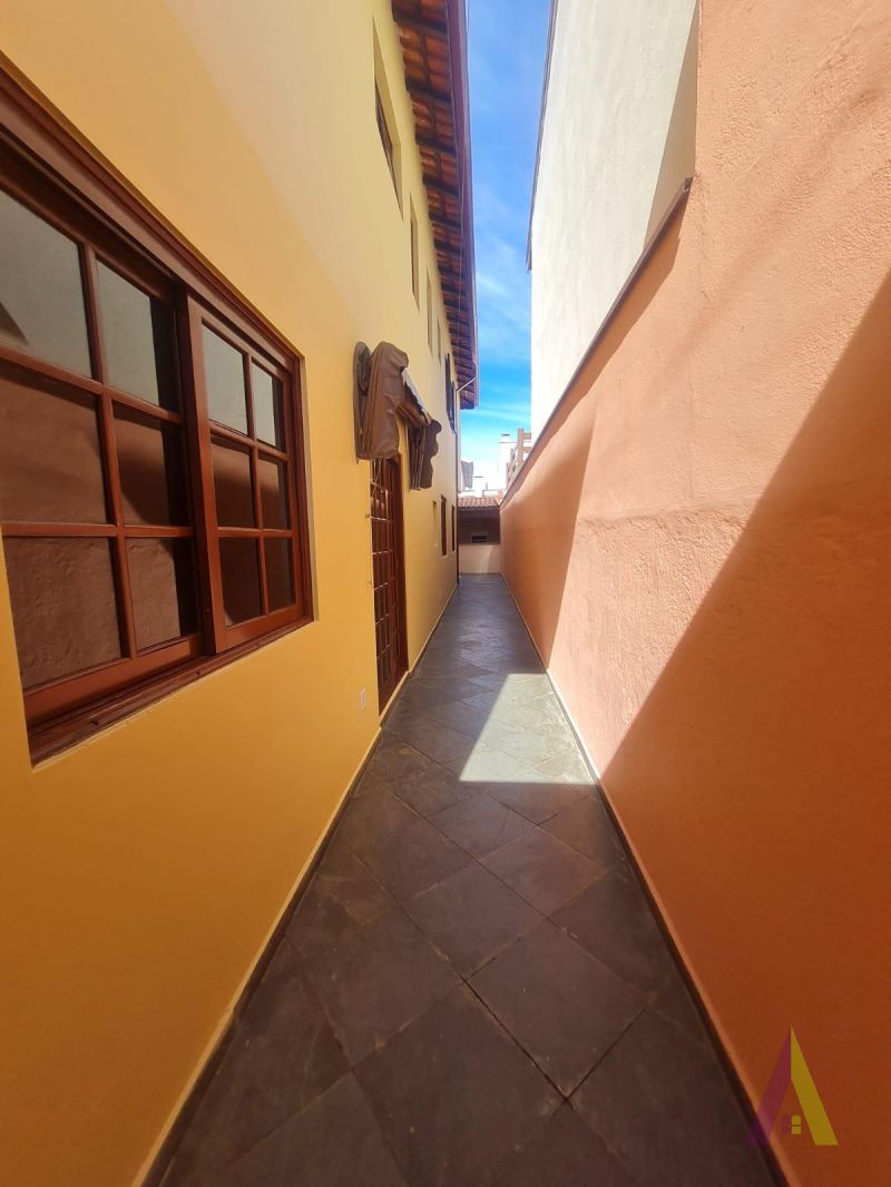 Sobrado em Bairro Tradicional de São Roque!
