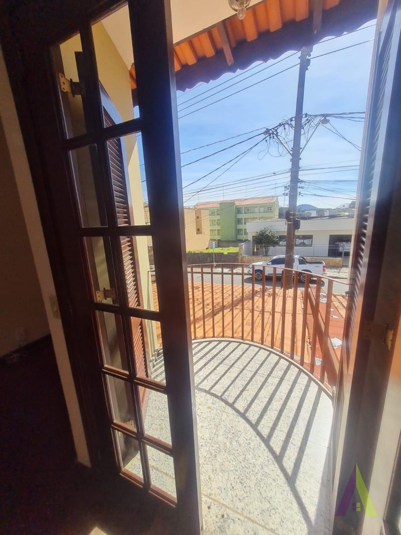 Sobrado em Bairro Tradicional de São Roque!