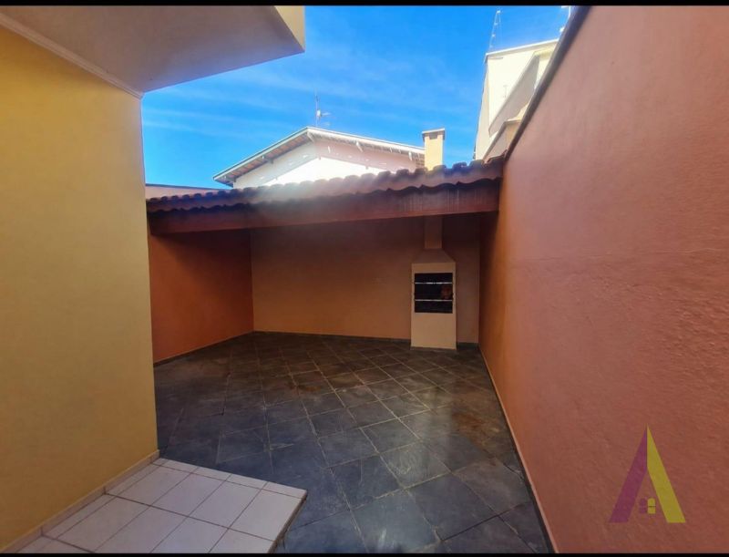 Sobrado em Bairro Tradicional de São Roque!