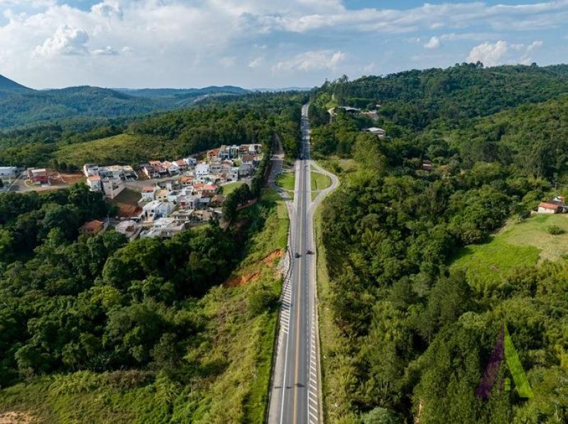 Galpão Industrial em Área Privilegiada de São Roque!