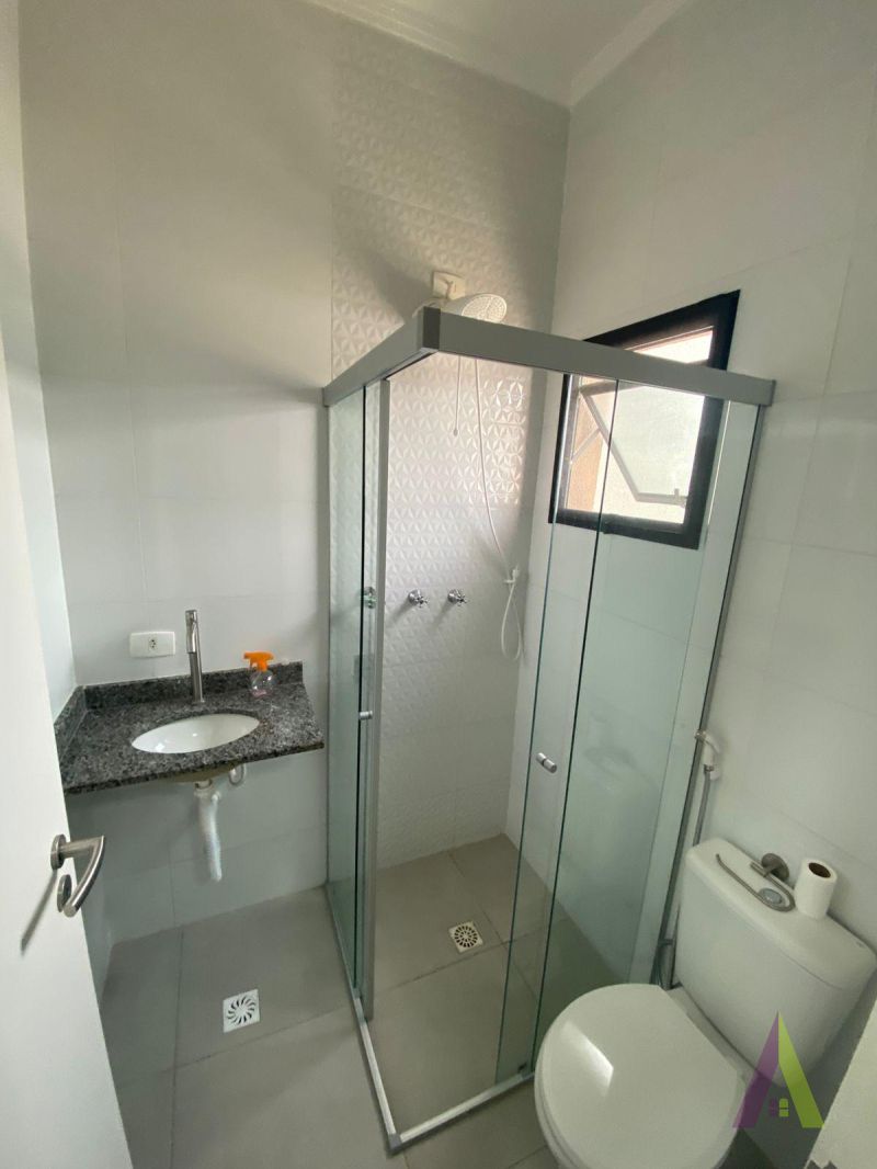 Sobrado em Condomínio em São Roque!