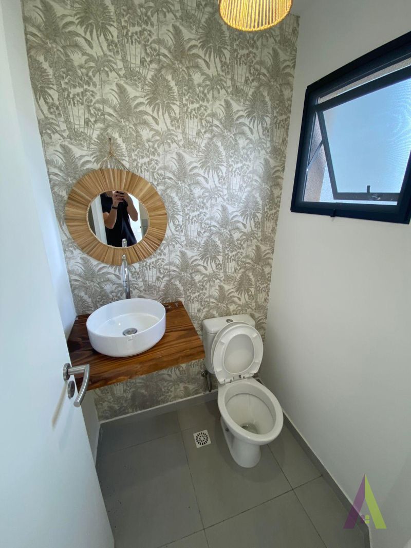 Sobrado em Condomínio em São Roque!