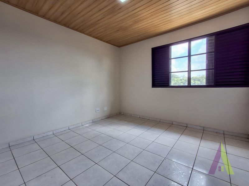 Casa pronta para morar em bairro tradicional de São Roque!