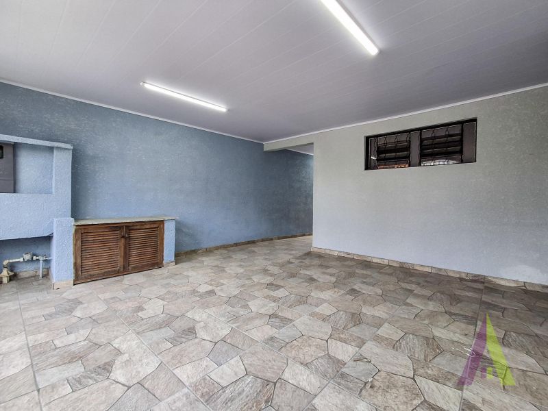Casa pronta para morar em bairro tradicional de São Roque!