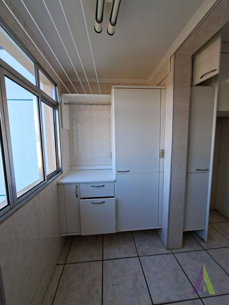  Apartamento no Centro da Cidade de São Roque!