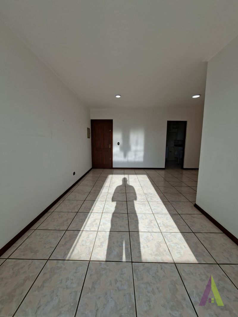  Apartamento no Centro da Cidade de São Roque!