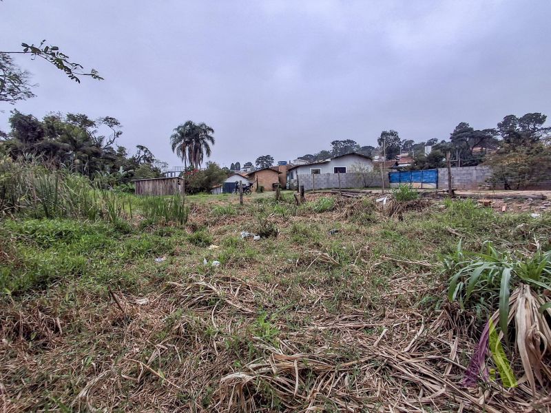 Terreno próximo da estação de Canguera em São Roque!