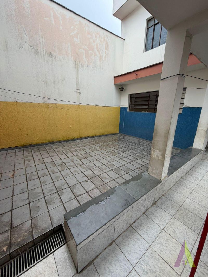 Sobrado com 12 Dormitórios em Bairro Tradicional de São Roque! 