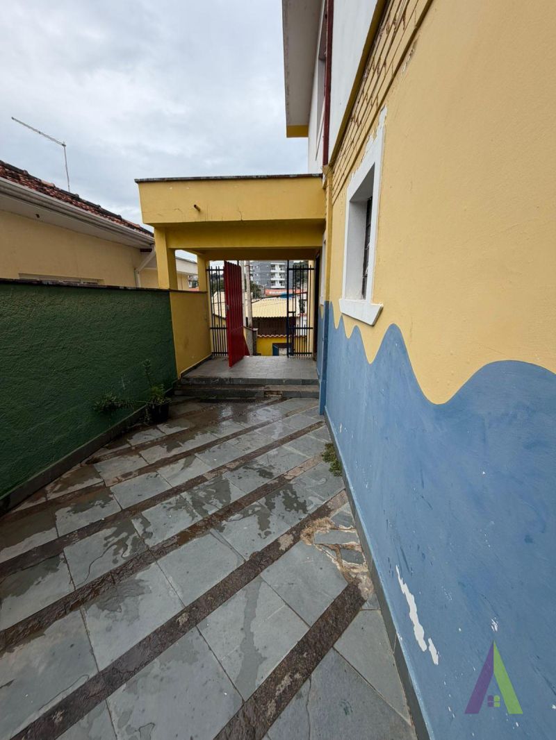 Sobrado com 12 Dormitórios em Bairro Tradicional de São Roque! 