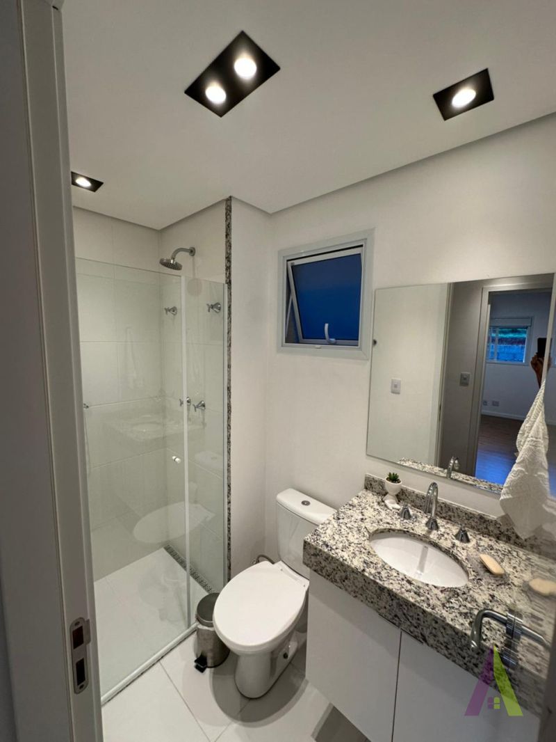 Apartamento Duplex em Condomínio Clube em São Roque!