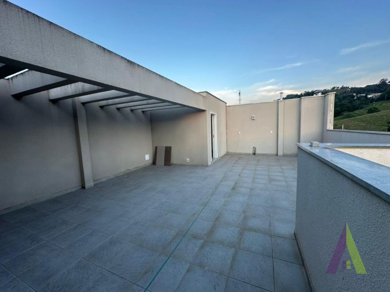 Apartamento Duplex em Condomínio Clube em São Roque!