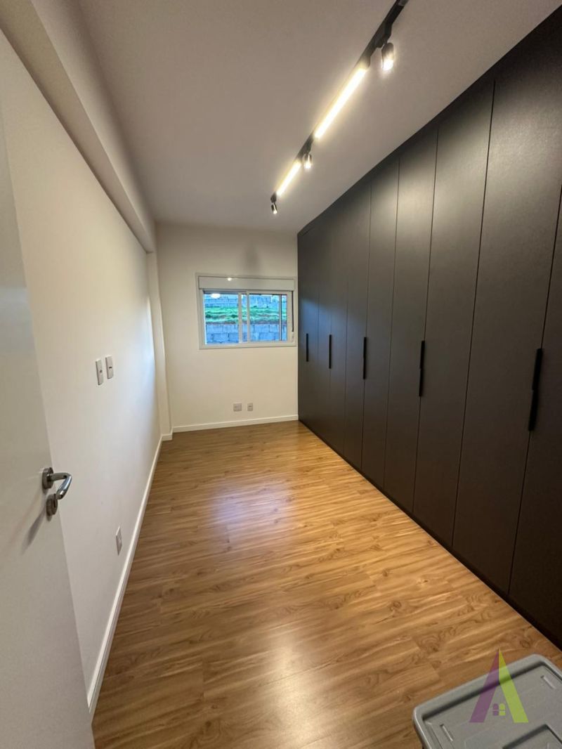 Apartamento Duplex em Condomínio Clube em São Roque!