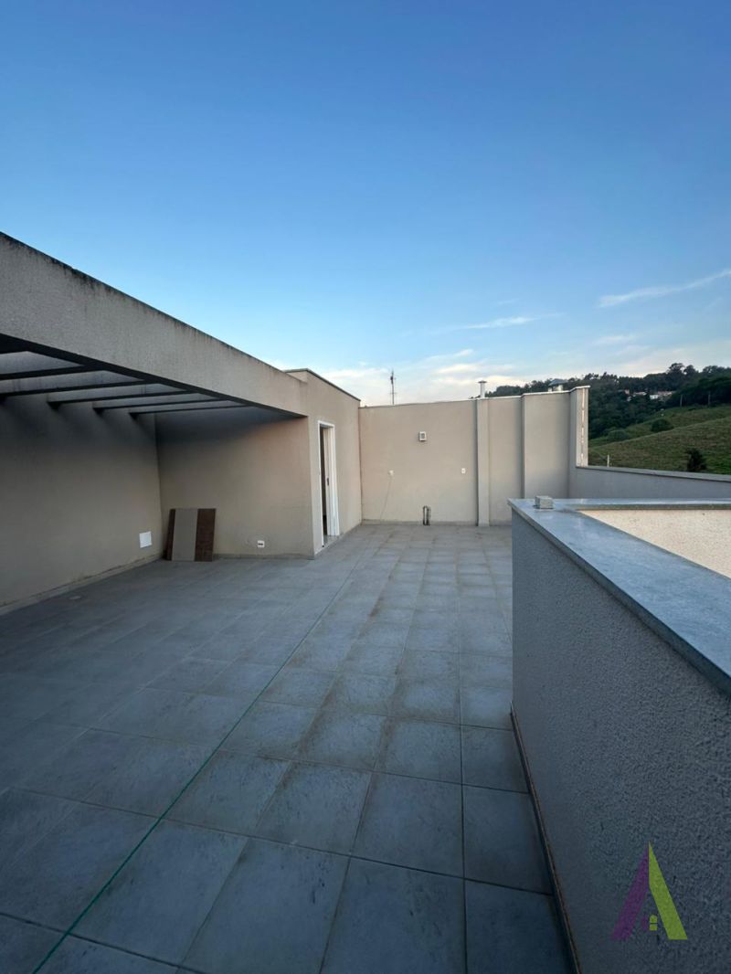 Apartamento Duplex em Condomínio Clube em São Roque!