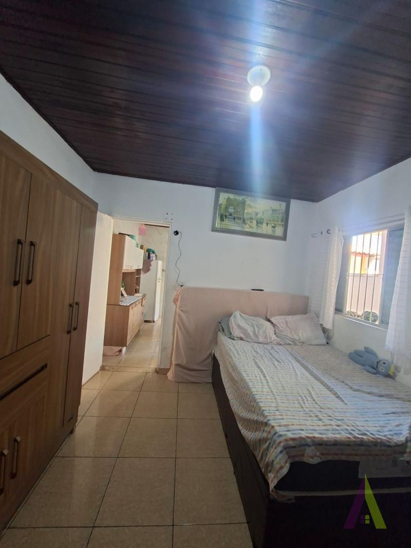 Casa Térrea Próximo ao Centro de São Roque! 