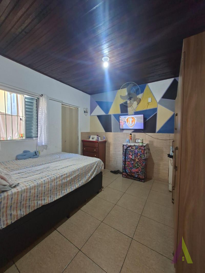 Casa Térrea Próximo ao Centro de São Roque! 