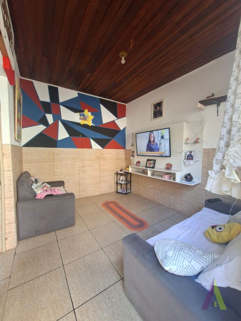 Casa Térrea Próximo ao Centro de São Roque! 