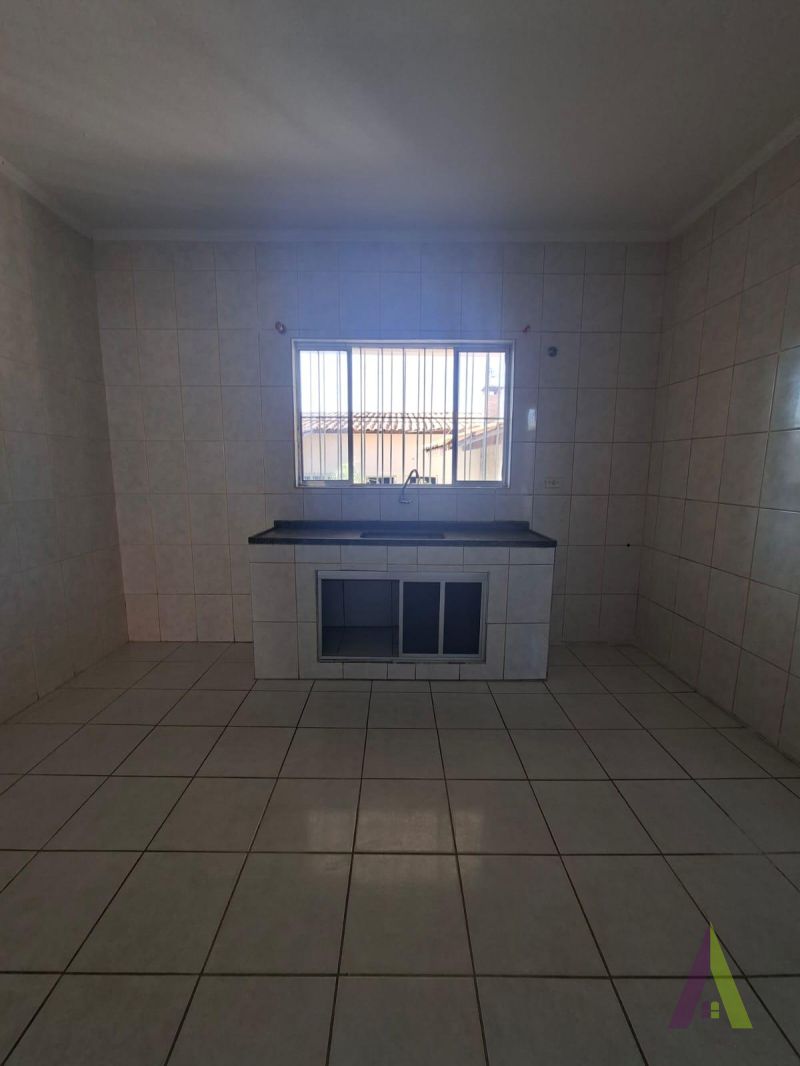 Casa Térrea Próximo ao Centro de São Roque! 