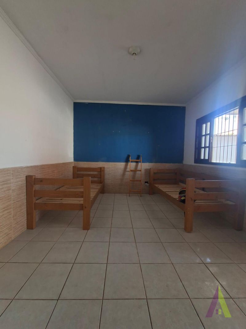 Casa Térrea Próximo ao Centro de São Roque! 