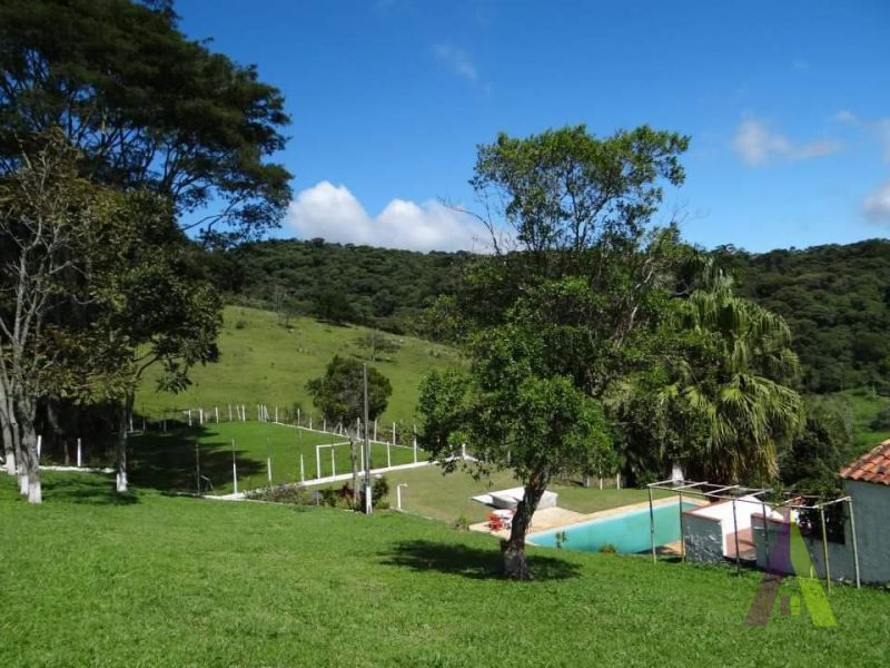 Sítio Completo com 174.240m² em São Roque!