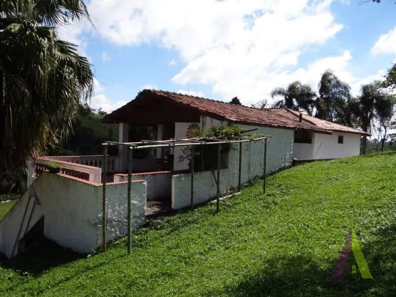 Sítio Completo com 174.240m² em São Roque!
