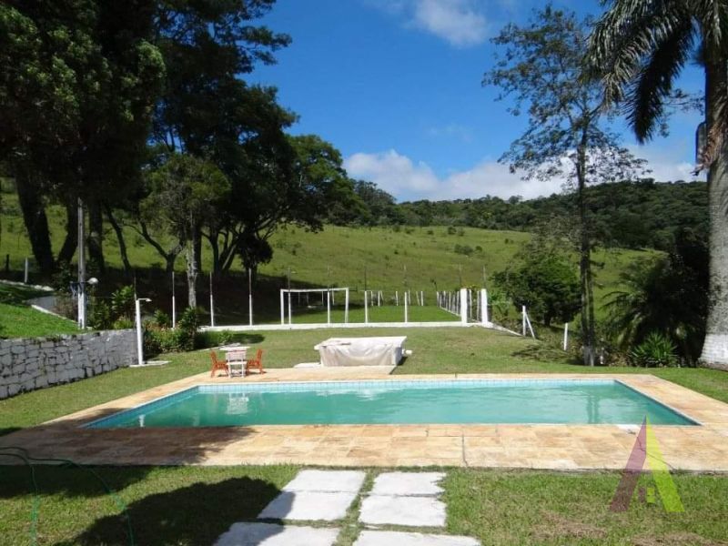 Sítio Completo com 174.240m² em São Roque!
