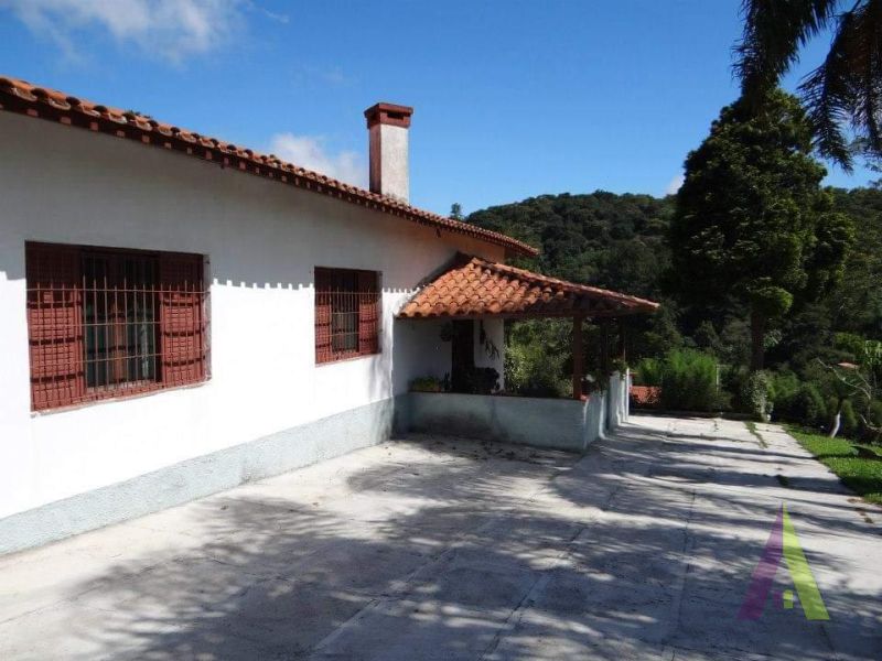 Sítio Completo com 174.240m² em São Roque!