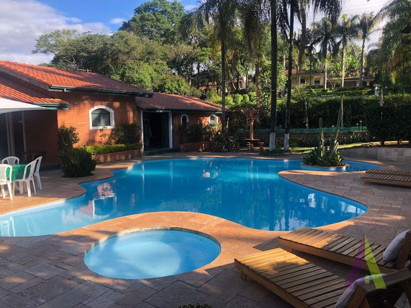 Chácara de eventos em funcionamento a venda em São Roque!