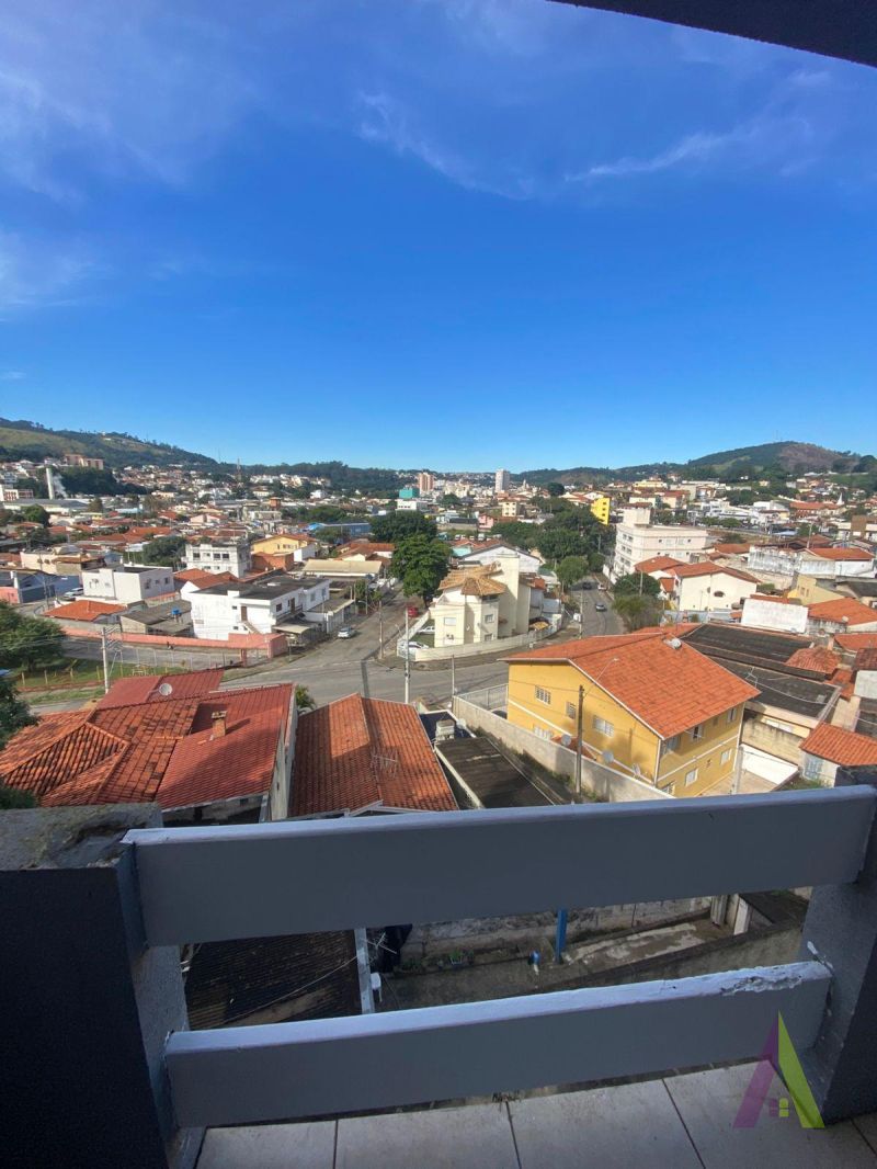  Apartamento no Centro de São Roque! 