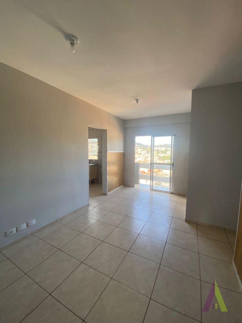  Apartamento no Centro de São Roque! 
