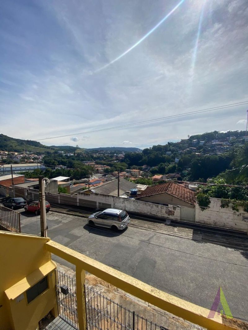 Sobrado em Bairro Tradicional de São Roque!