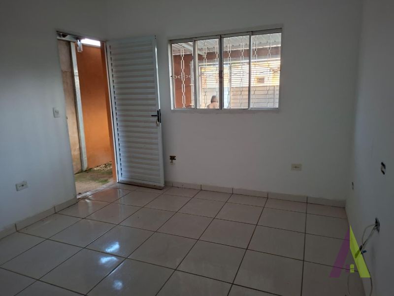 Casa Térrea em Bairro Tradicional de São Roque! 