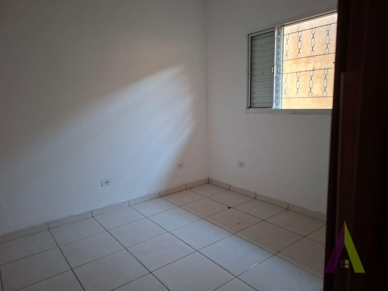 Casa Térrea em Bairro Tradicional de São Roque! 