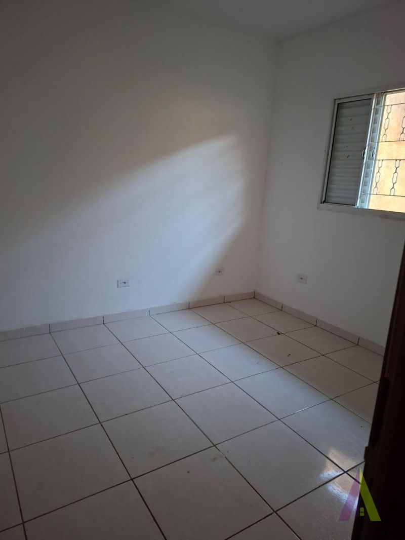 Casa Térrea em Bairro Tradicional de São Roque! 