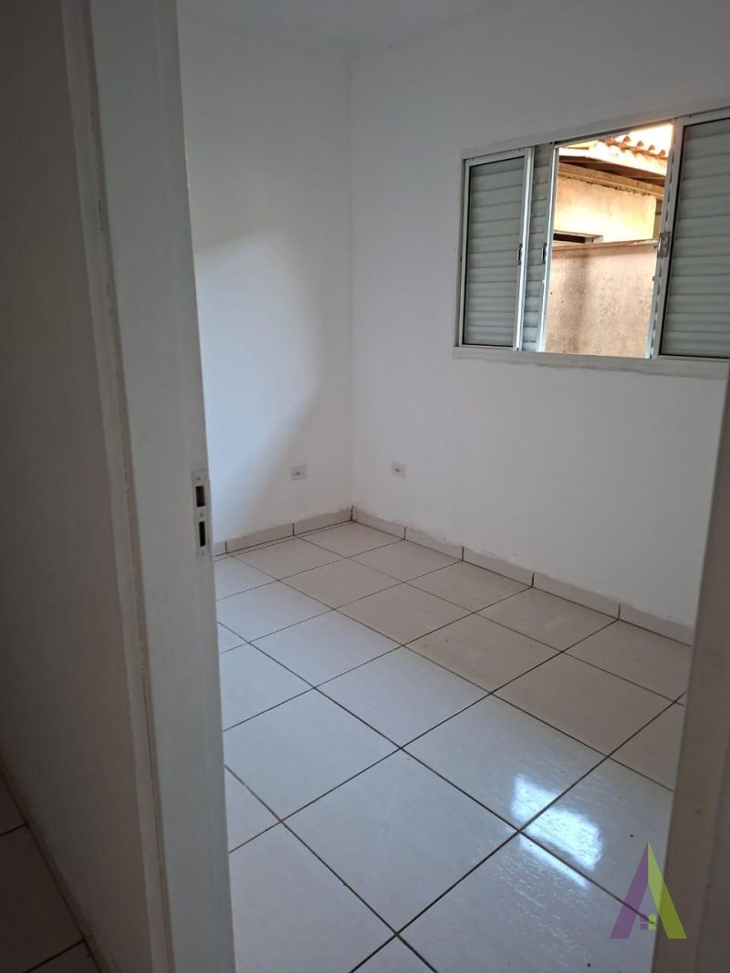 Casa Térrea em Bairro Tradicional de São Roque! 