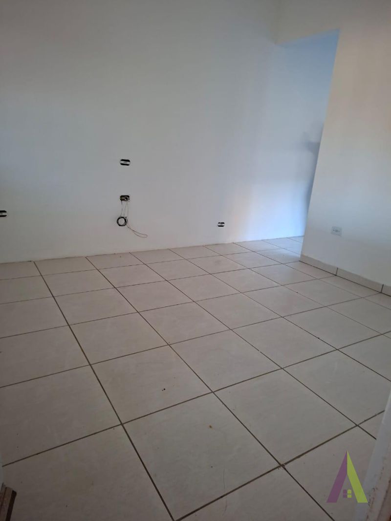 Casa Térrea em Bairro Tradicional de São Roque! 