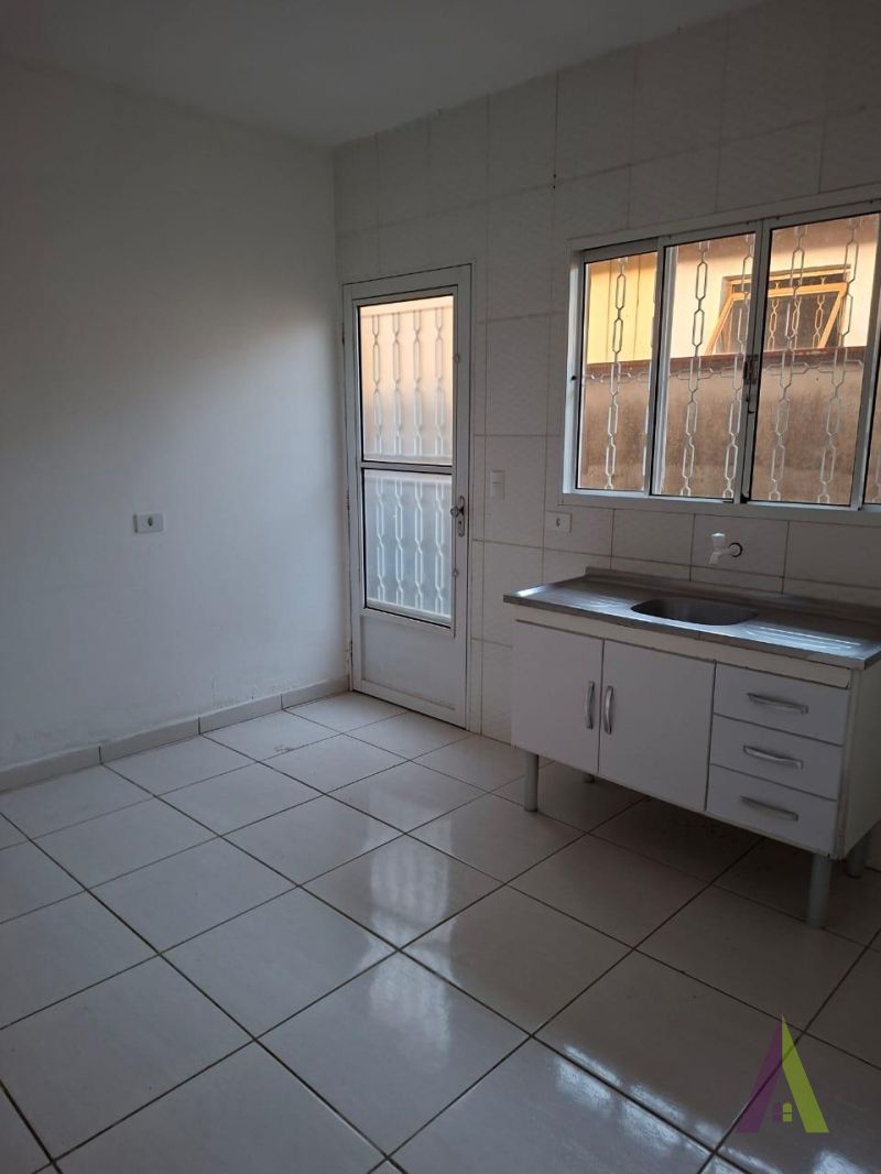 Casa Térrea em Bairro Tradicional de São Roque! 