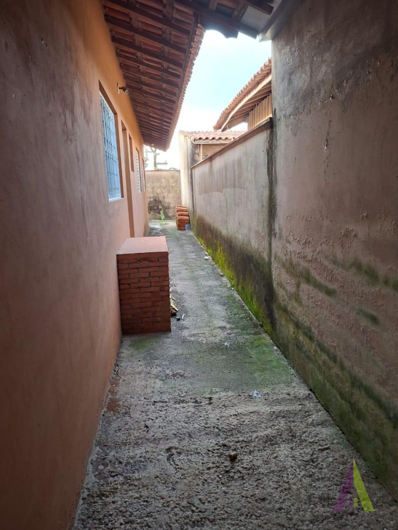 Casa Térrea em Bairro Tradicional de São Roque! 